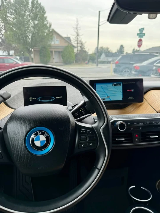 2015 BMW i3 - Image 10 of 17