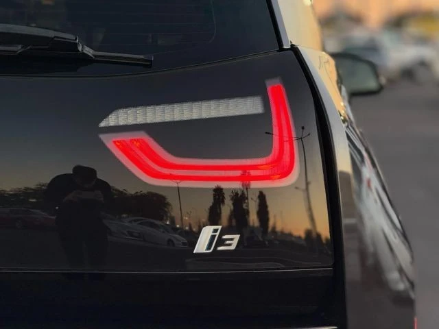 2015 BMW i3 - Image 9 of 21