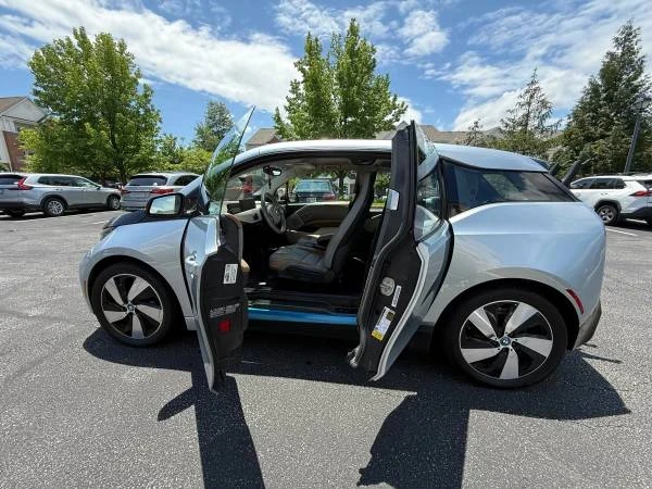 2015 BMW i3 - Image 8 of 12