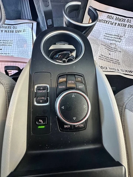 2015 BMW i3 - Image 17 of 20