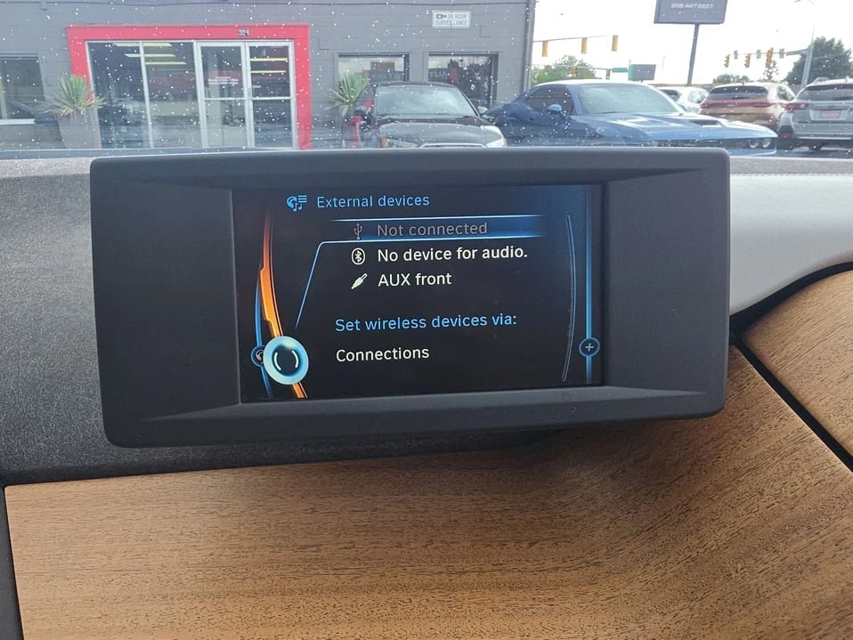 2015 BMW i3 - Image 14 of 20
