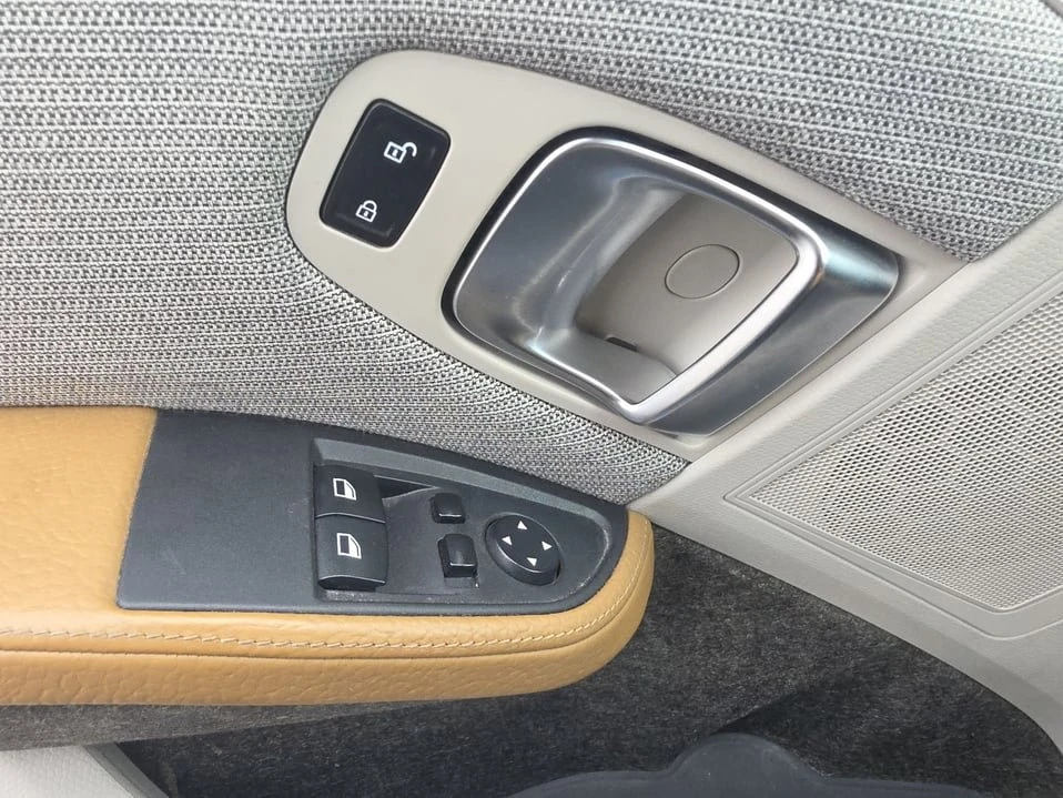 2015 BMW i3 - Image 19 of 20