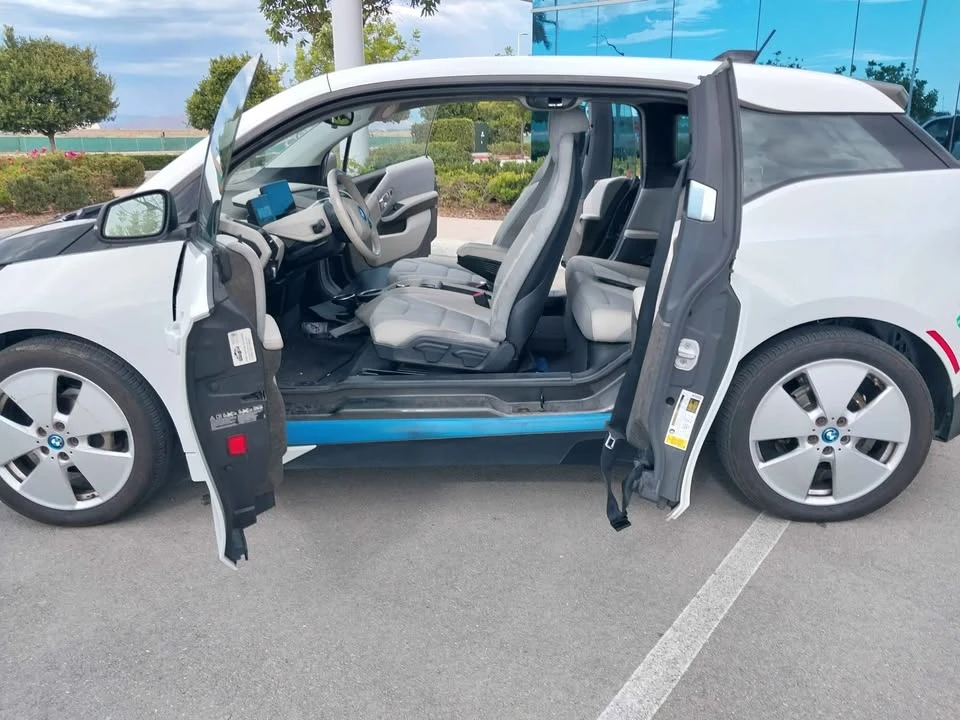 2015 BMW i3 - Image 8 of 10
