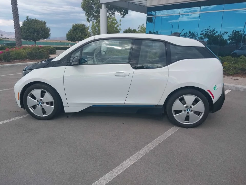 2015 BMW i3 - Image 4 of 10