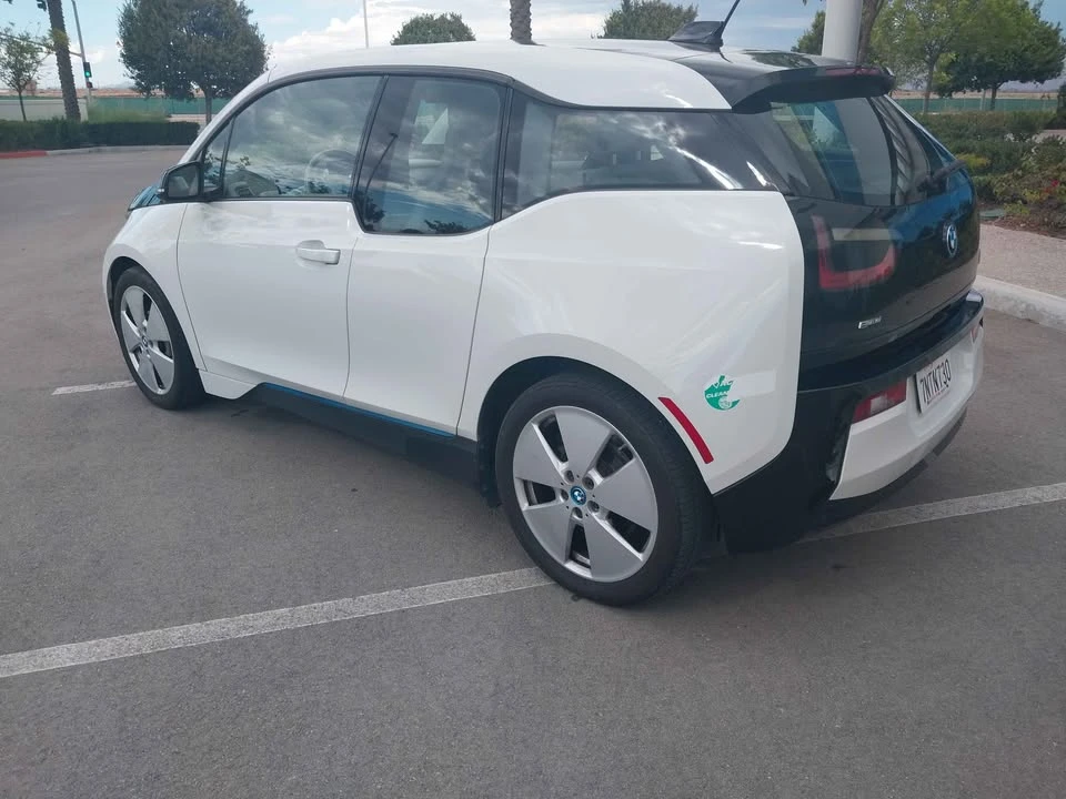 2015 BMW i3 - Image 2 of 10