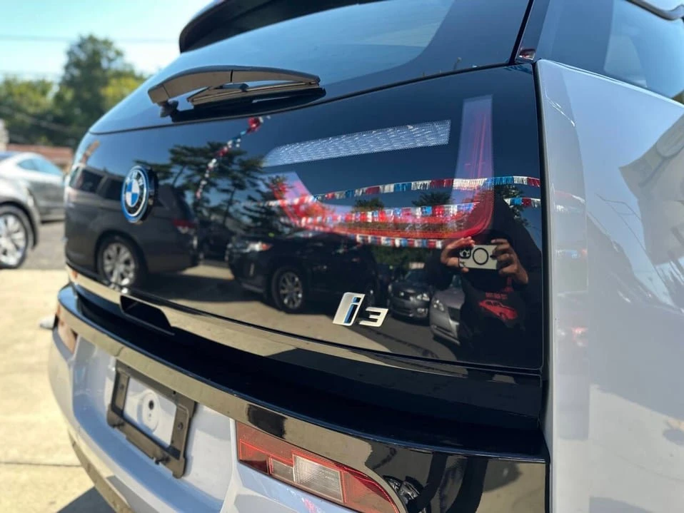 2015 BMW i3 - Image 11 of 20