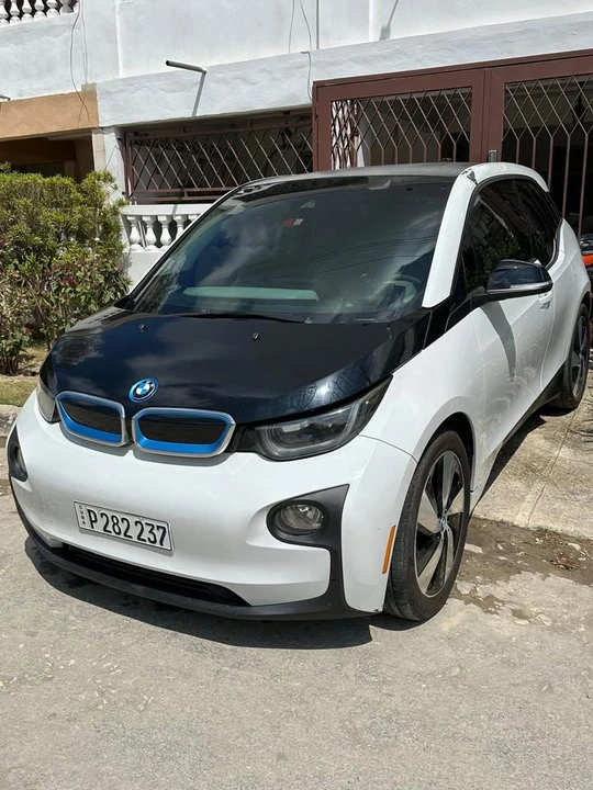 2015 BMW i3 - Image 3 of 18