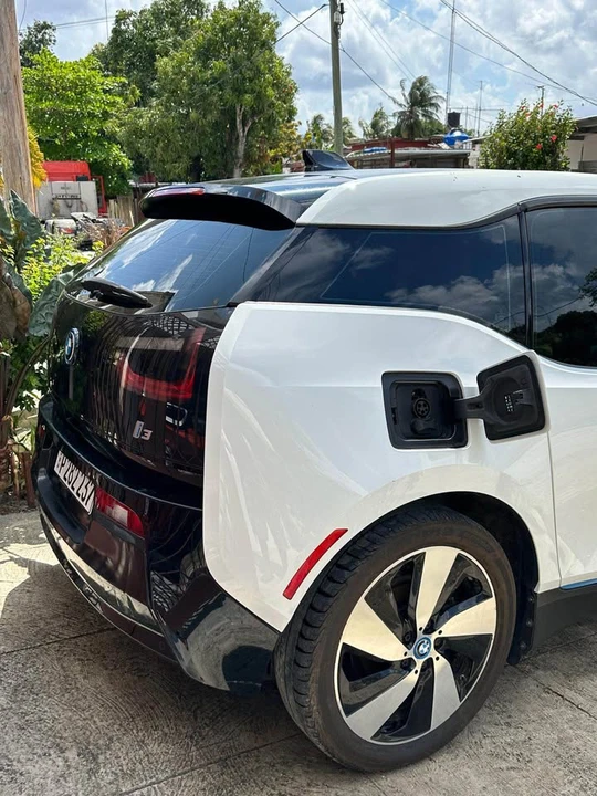 2015 BMW i3 - Image 4 of 18