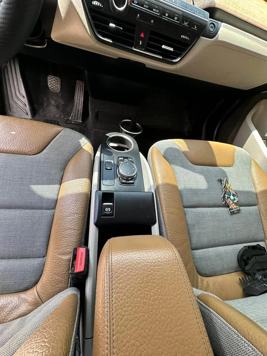 2015 BMW i3 - Image 11 of 18
