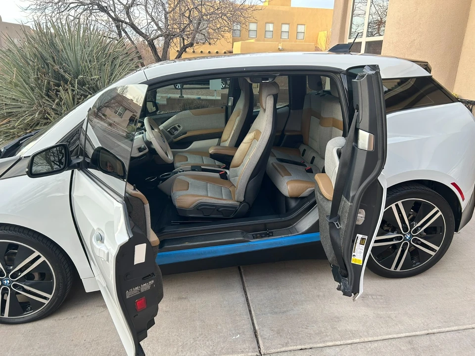 2015 BMW i3 - Image 11 of 19