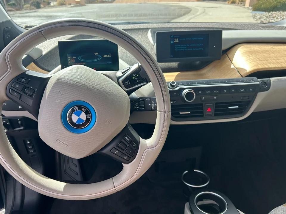 2015 BMW i3 - Image 4 of 19
