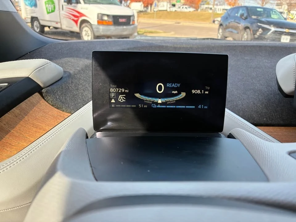 2015 BMW i3 - Image 11 of 13