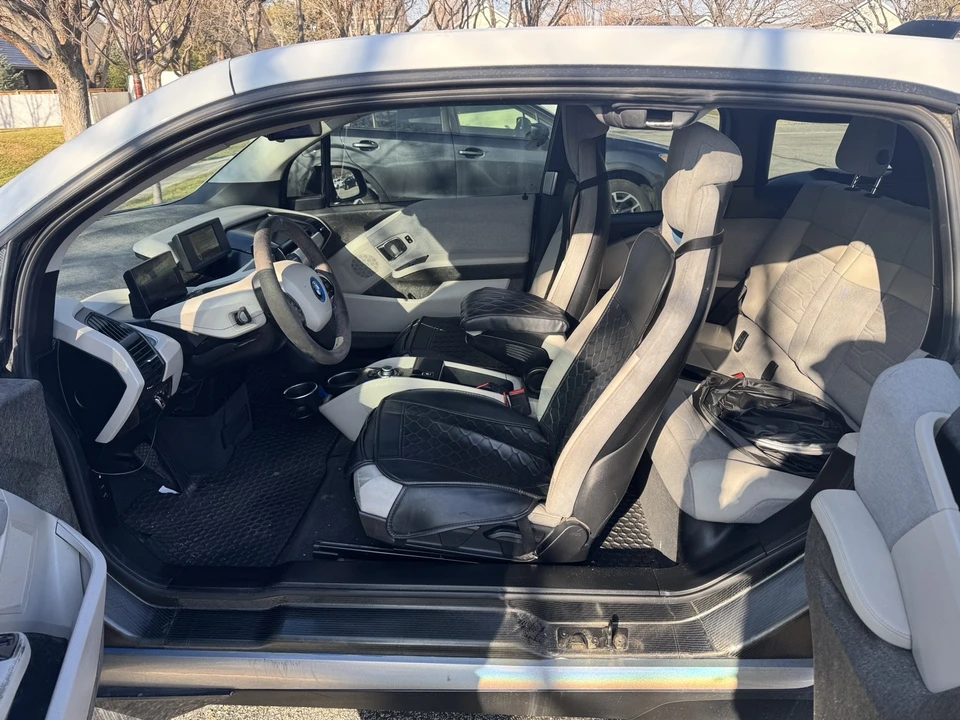 2015 BMW i3 - Image 10 of 15