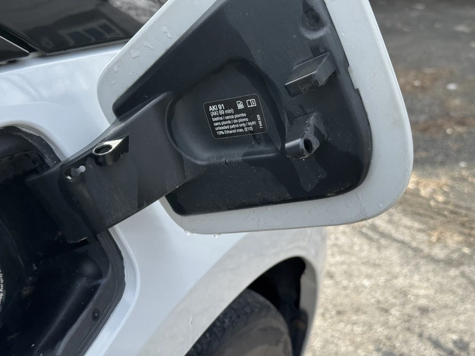 2015 BMW i3 - Image 15 of 21