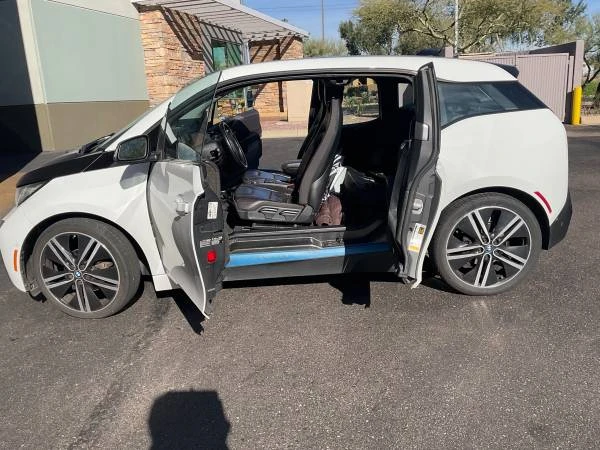 2015 BMW i3 - Image 11 of 19