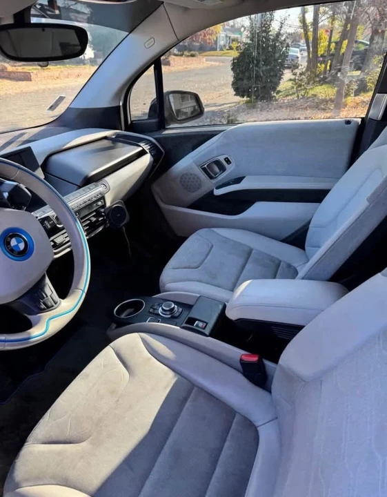 2015 BMW i3 - Image 6 of 7