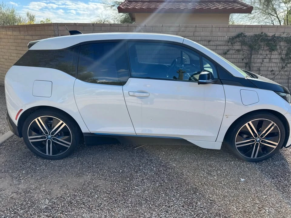 2015 BMW i3 - Image 2 of 9