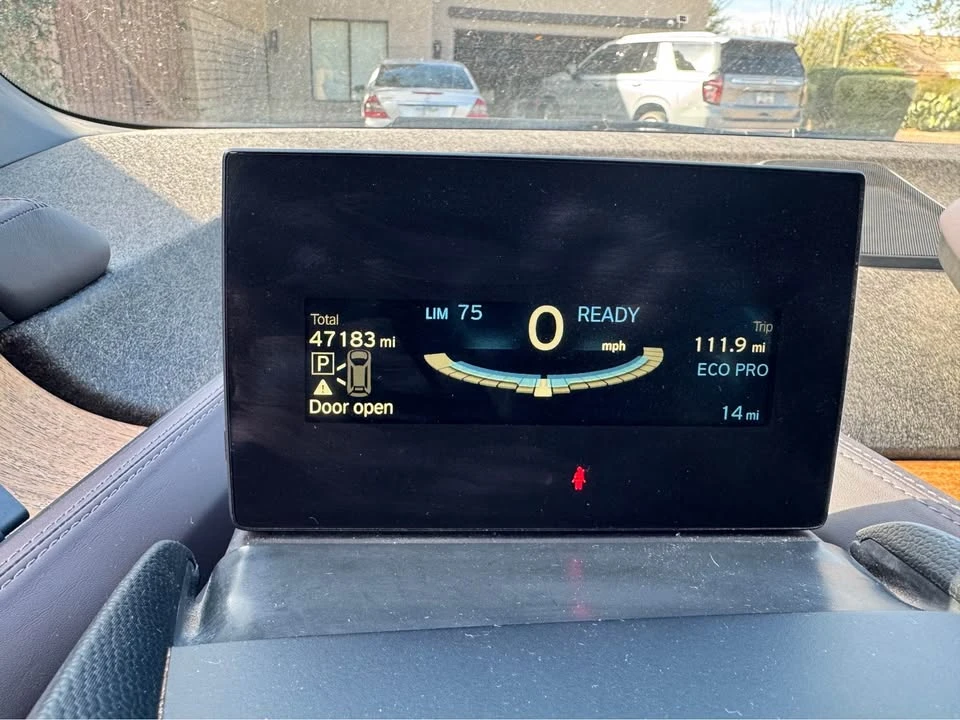 2015 BMW i3 - Image 8 of 9