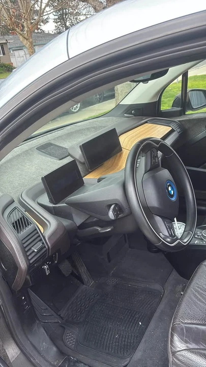 2015 BMW i3 - Image 9 of 14
