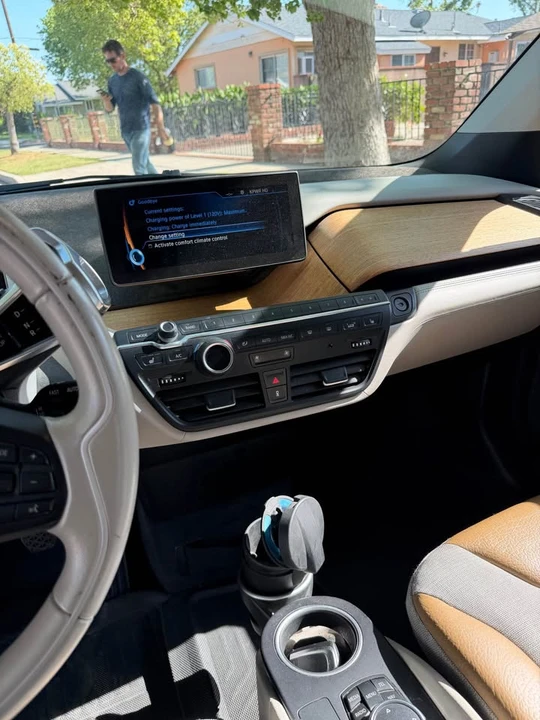 2015 BMW i3 - Image 9 of 14