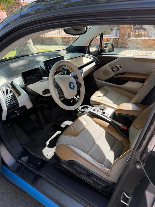 2015 BMW i3 - Image 8 of 14