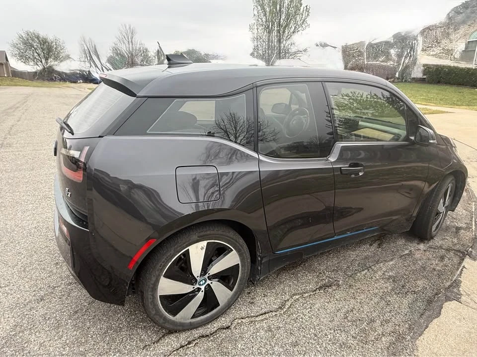 2015 BMW i3 - Image 11 of 13