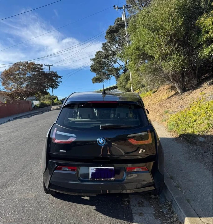 2015 BMW i3 - Image 2 of 3
