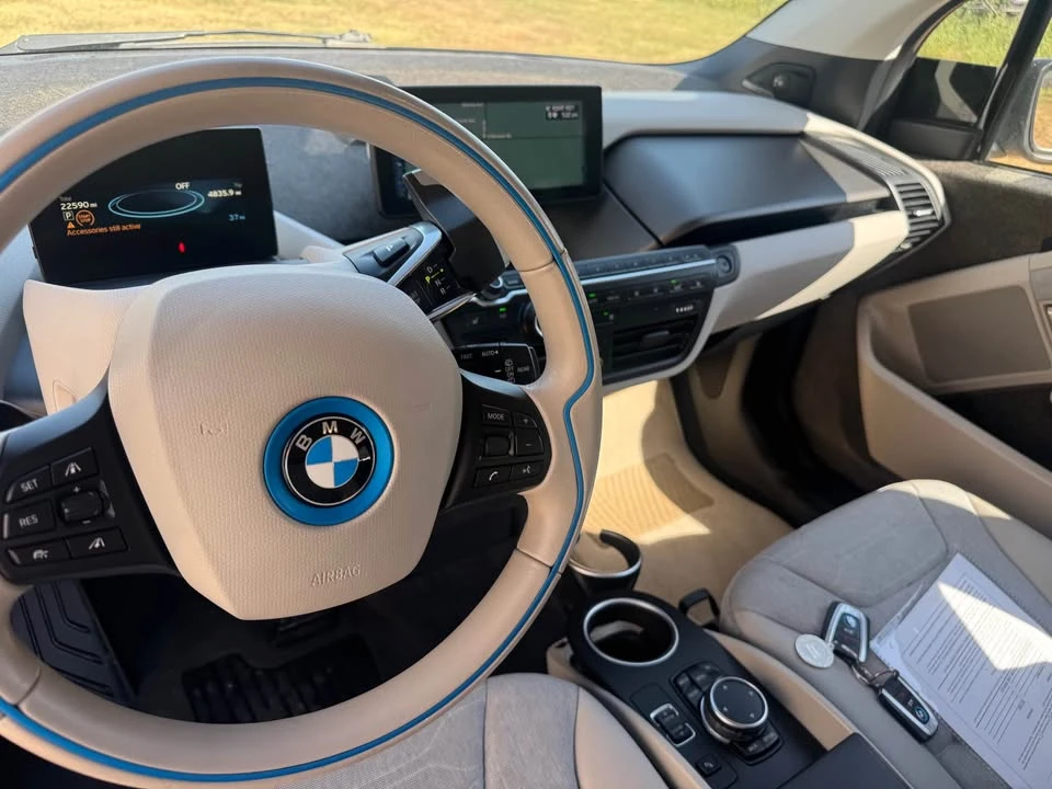 2015 BMW i3 - Image 13 of 19