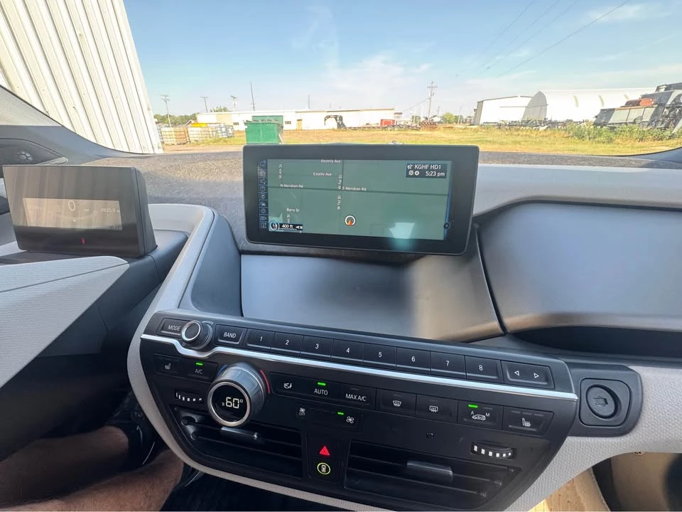 2015 BMW i3 - Image 17 of 19