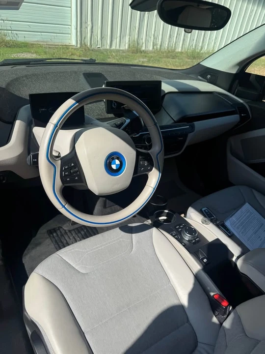 2015 BMW i3 - Image 11 of 19