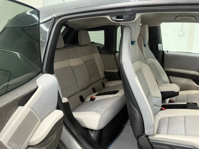 2015 BMW i3 - Image 17 of 21