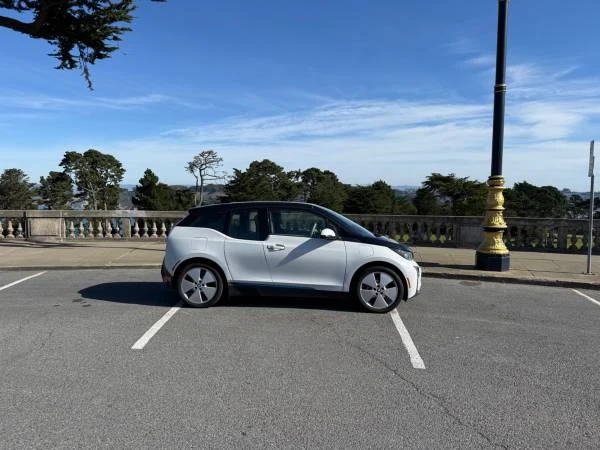 2015 BMW i3 - Image 2 of 11