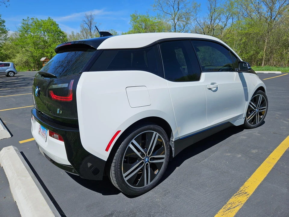 2015 BMW i3 - Image 15 of 31