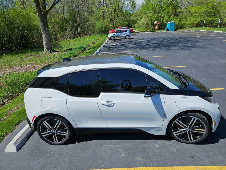 2015 BMW i3 - Image 16 of 31