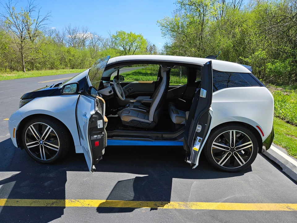 2015 BMW i3 - Image 20 of 31