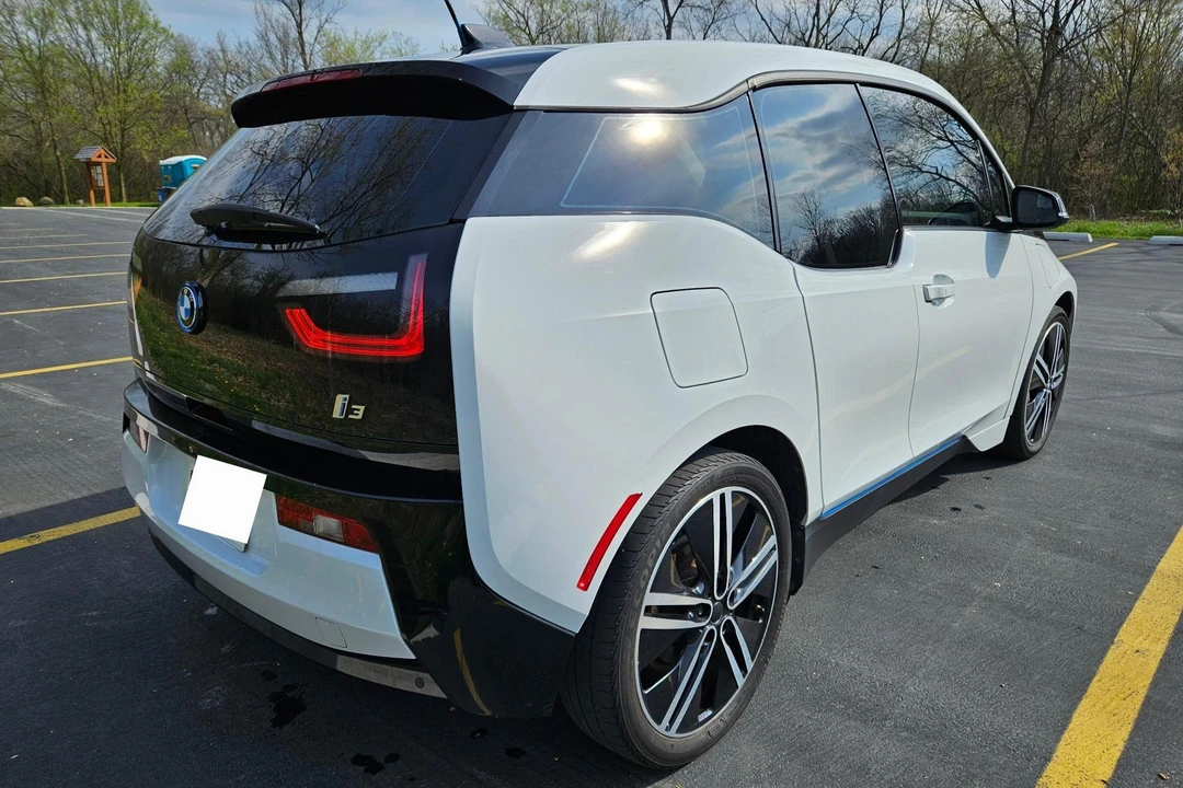2015 BMW i3 - Image 4 of 31