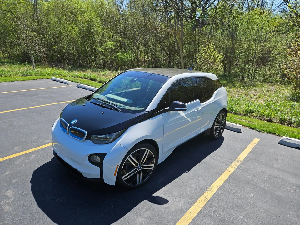 2015 BMW i3 - Image 7 of 31