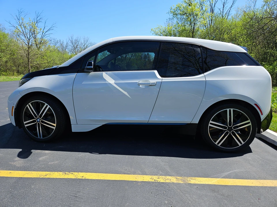 2015 BMW i3 - Image 10 of 31
