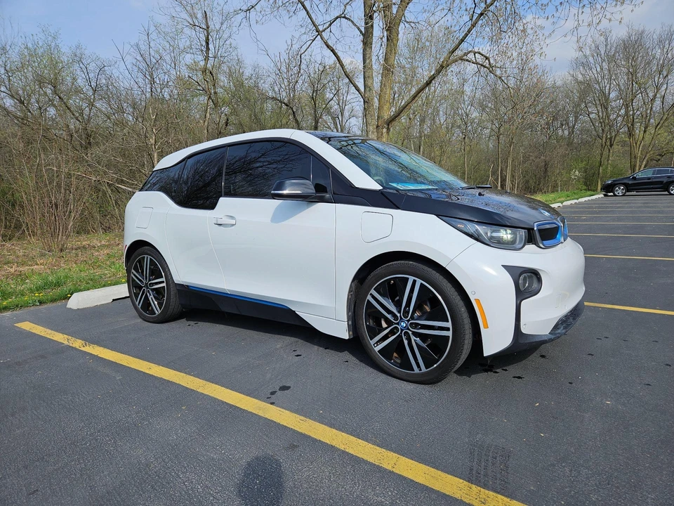2015 BMW i3 - Image 17 of 31