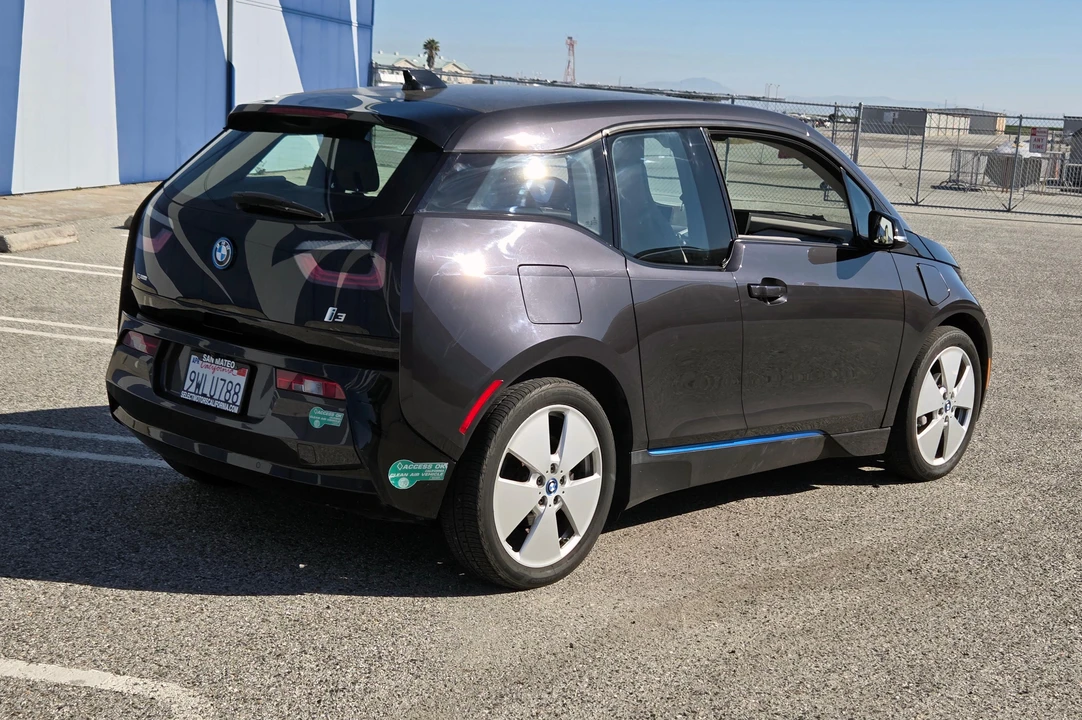 2015 BMW i3 - Image 9 of 31