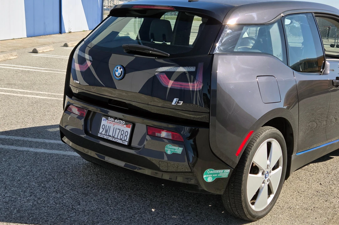 2015 BMW i3 - Image 20 of 31