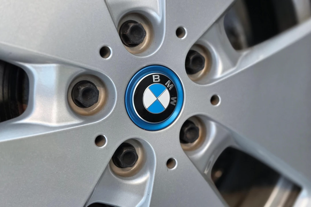 2015 BMW i3 - Image 28 of 31