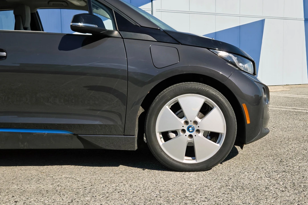 2015 BMW i3 - Image 23 of 31