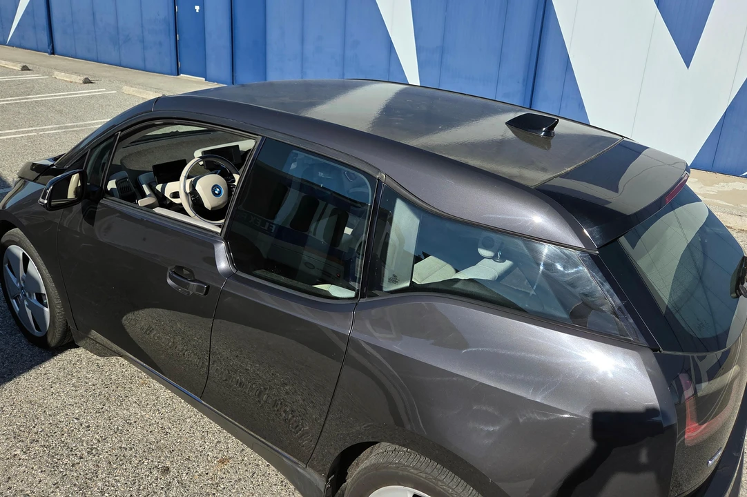 2015 BMW i3 - Image 16 of 31