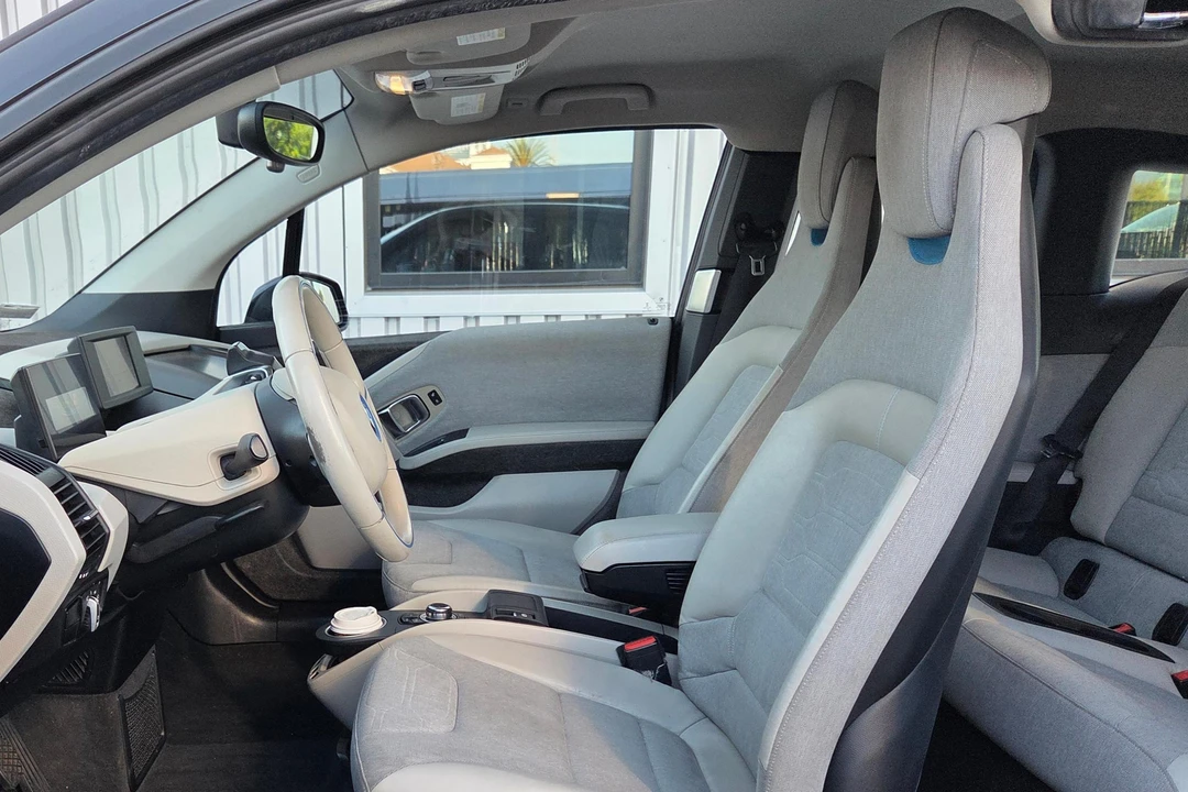 2015 BMW i3 - Image 30 of 31