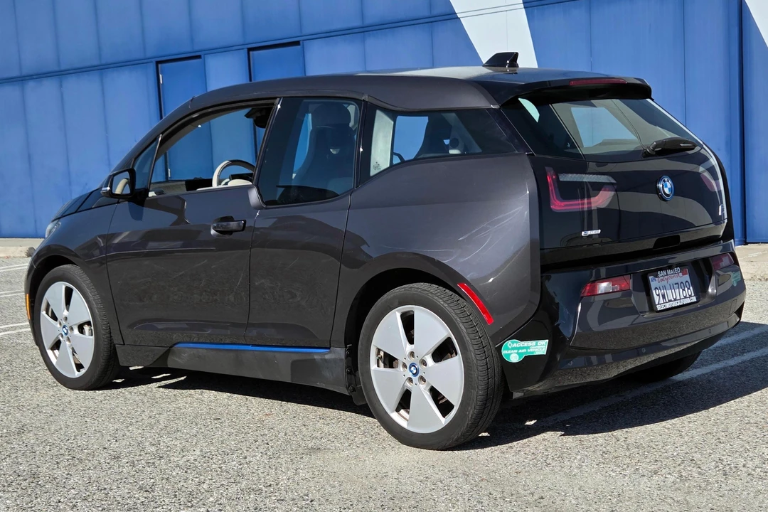 2015 BMW i3 - Image 4 of 31