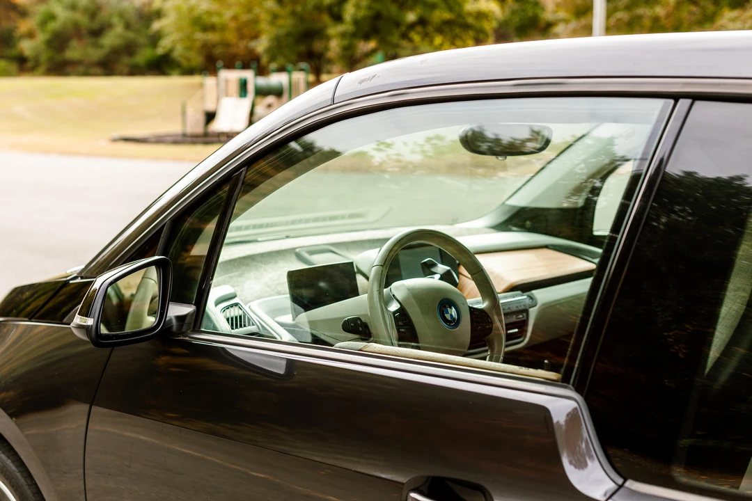 2015 BMW i3 - Image 19 of 31
