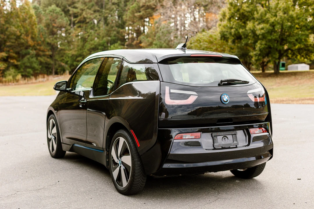 2015 BMW i3 - Image 11 of 31