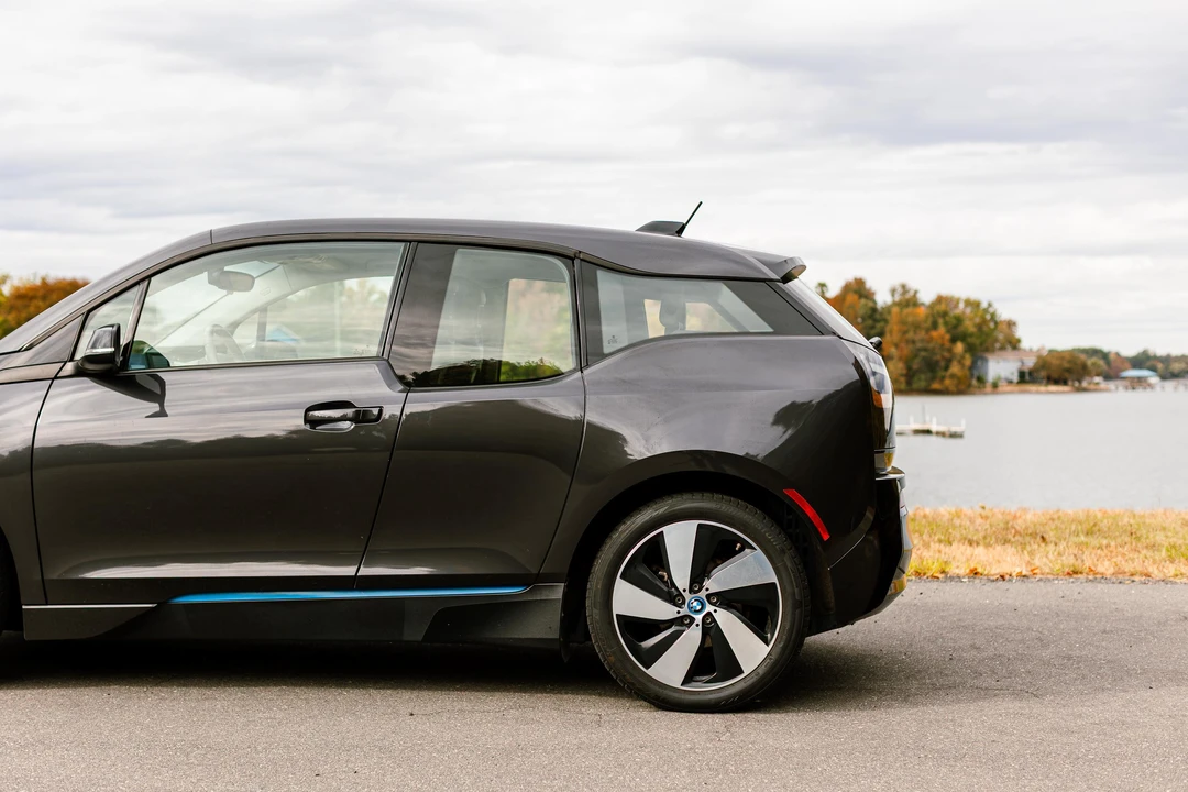 2015 BMW i3 - Image 20 of 31