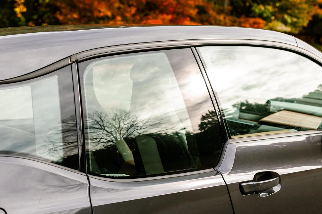 2015 BMW i3 - Image 27 of 31